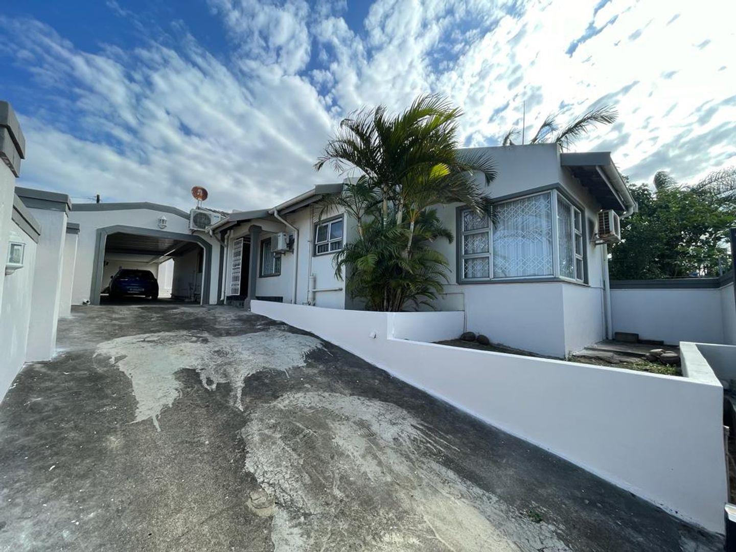 3 Bedroom House for sale in Trenance Manor P24113019642