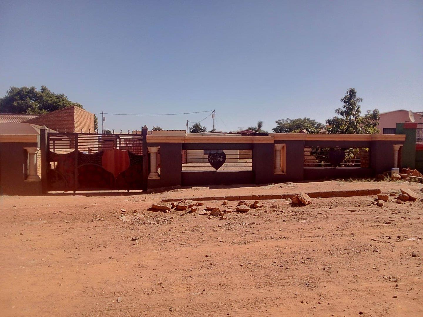 Vacant land / plot for sale in Soshanguve South Ext 4 P24114374009