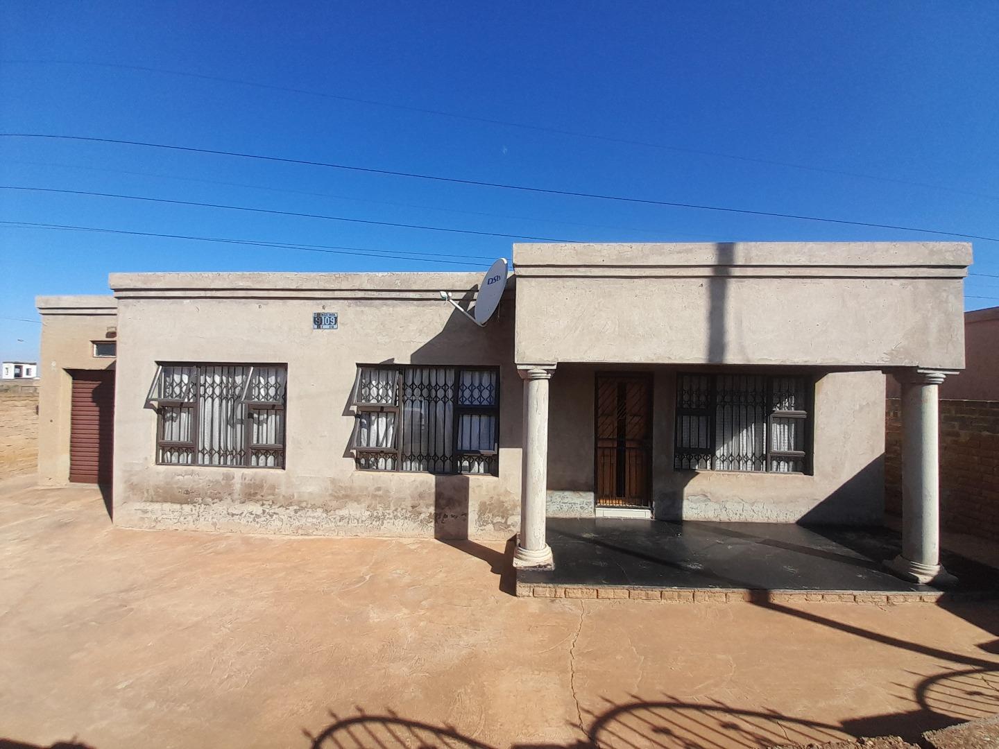 3 Bedroom House for sale in Orange Farm P24114374540