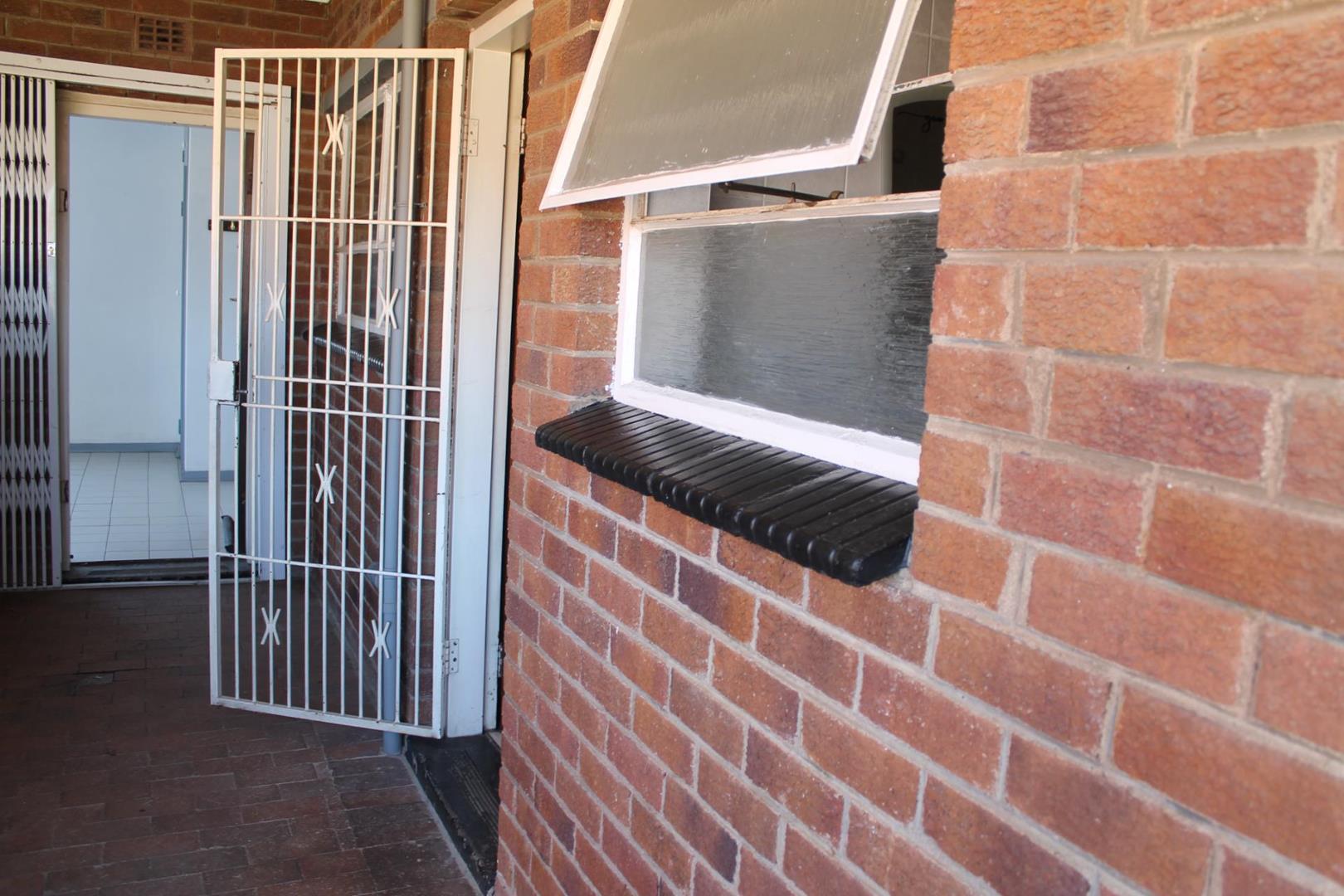 2 Bedroom Apartment / flat for sale in Eastleigh 12 Frip Corner, 3