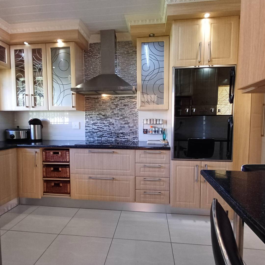 4 Bedroom House for sale in Saxilby 92 Goodall Rd P24114375409