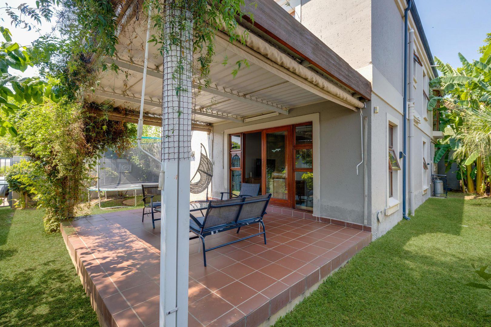 3 Bedroom House for sale in Sunninghill P24114100040