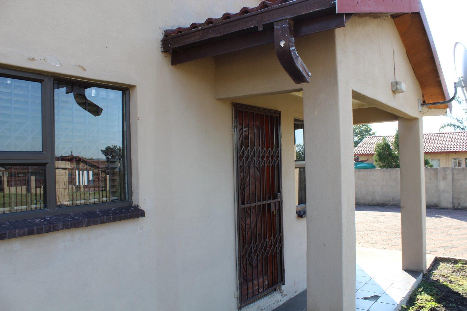 Acaciaville Property Property and houses for sale in Acaciaville