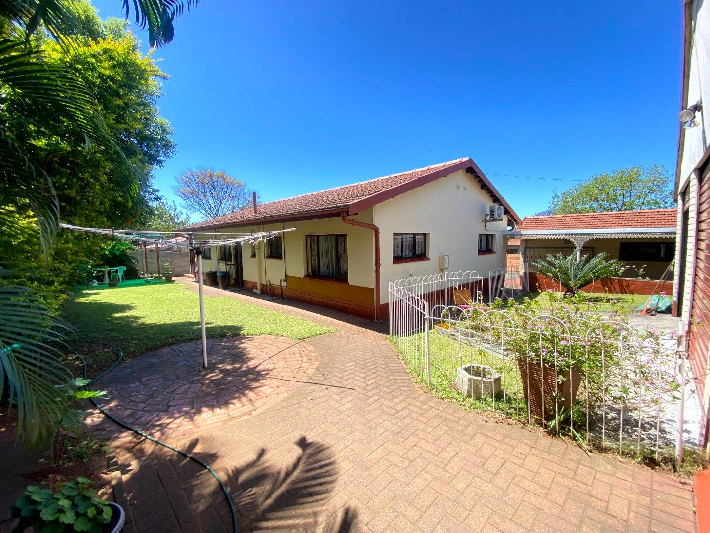 Montclair, Durban Property Houses for sale in Montclair, Durban