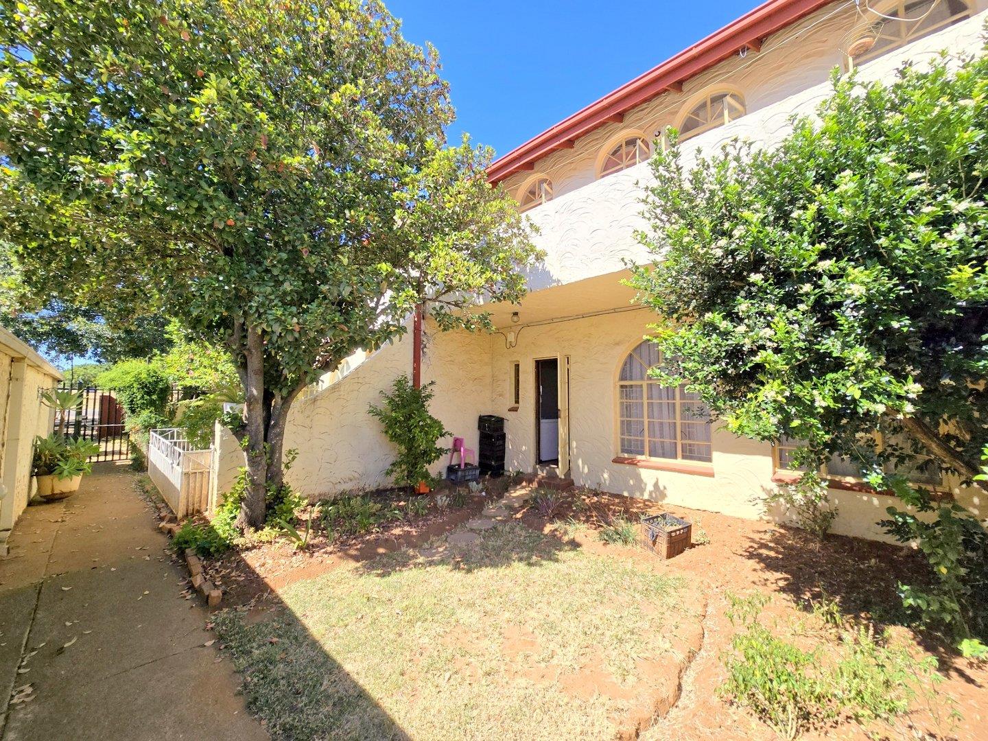 2 Bedroom Townhouse for sale in Polokwane Central P24114377705