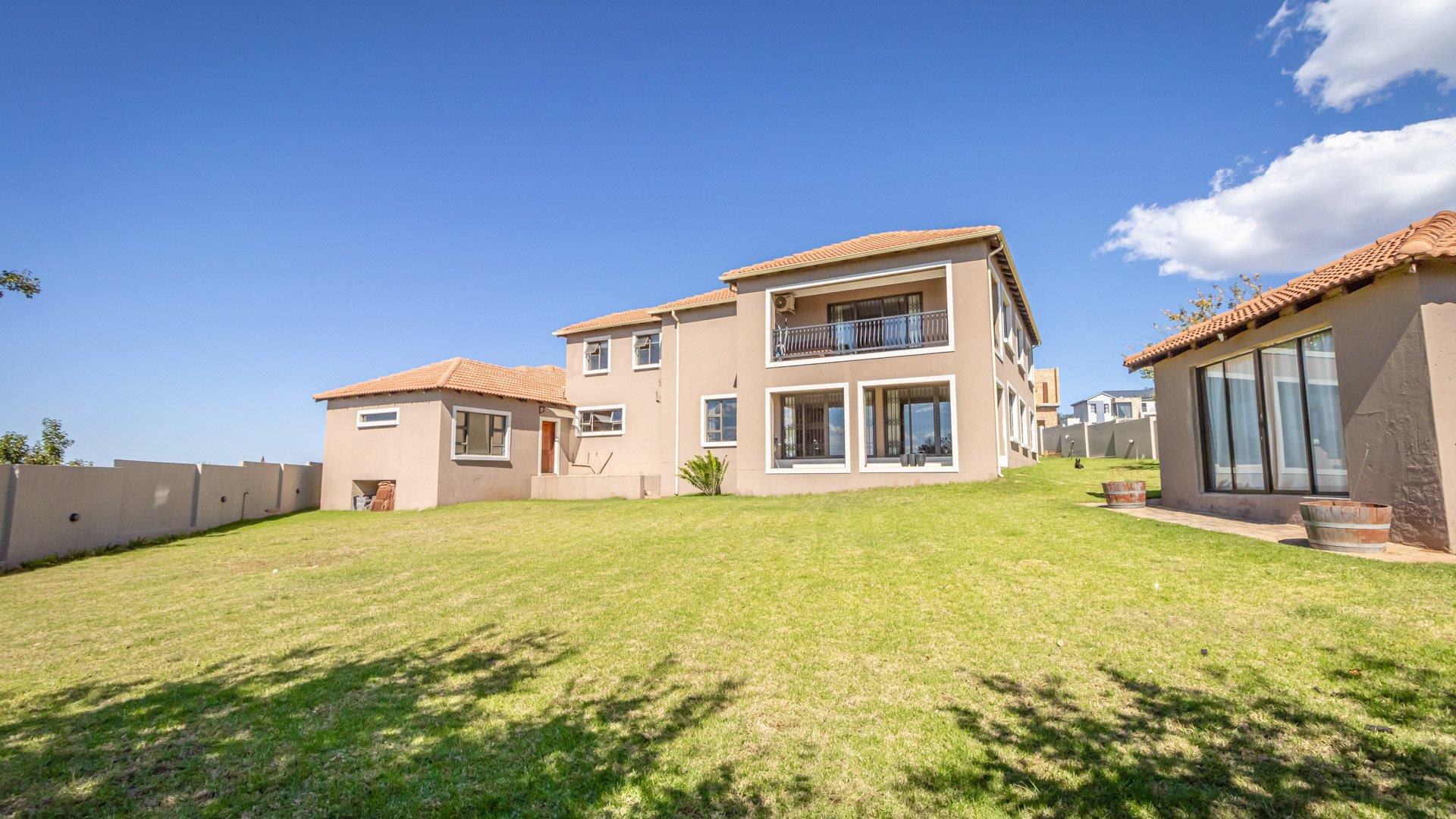 4 Bedroom House for sale in Berg En Dal P24114378246