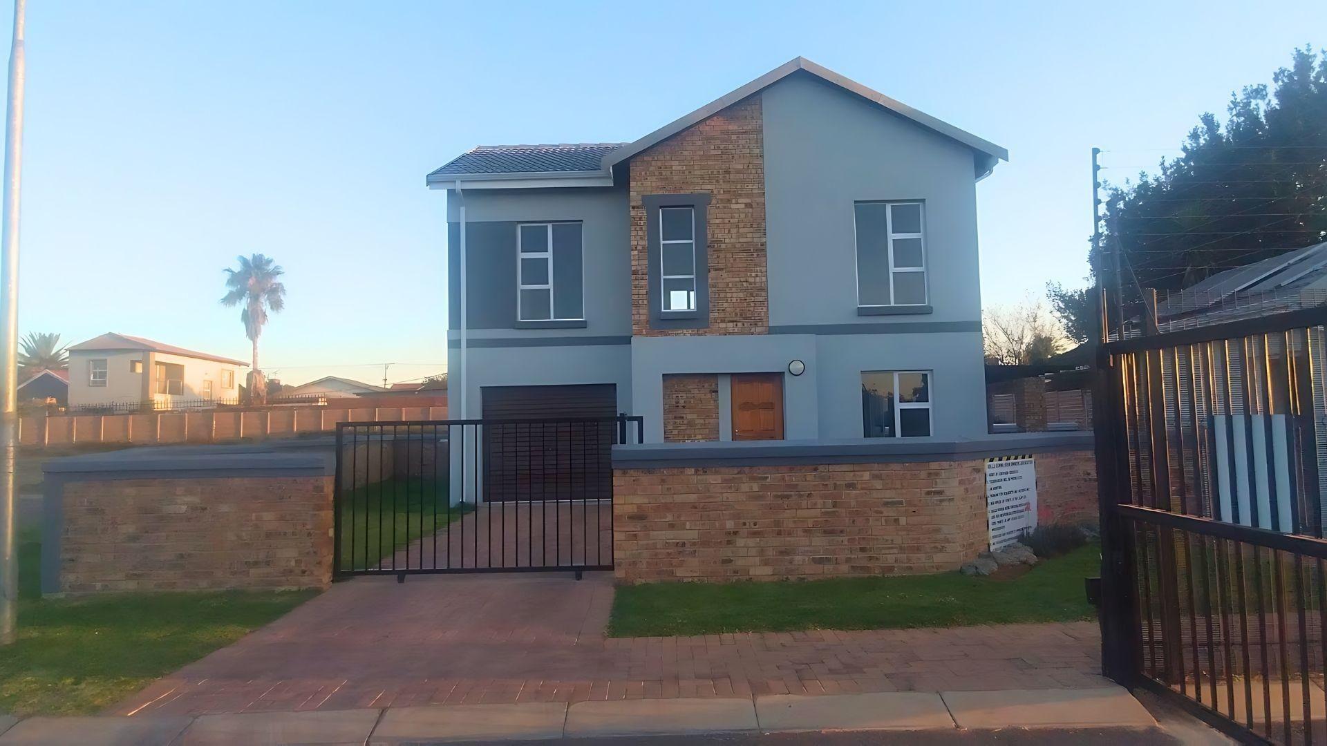 3 Bedroom House for sale in Roseacre P24114378302
