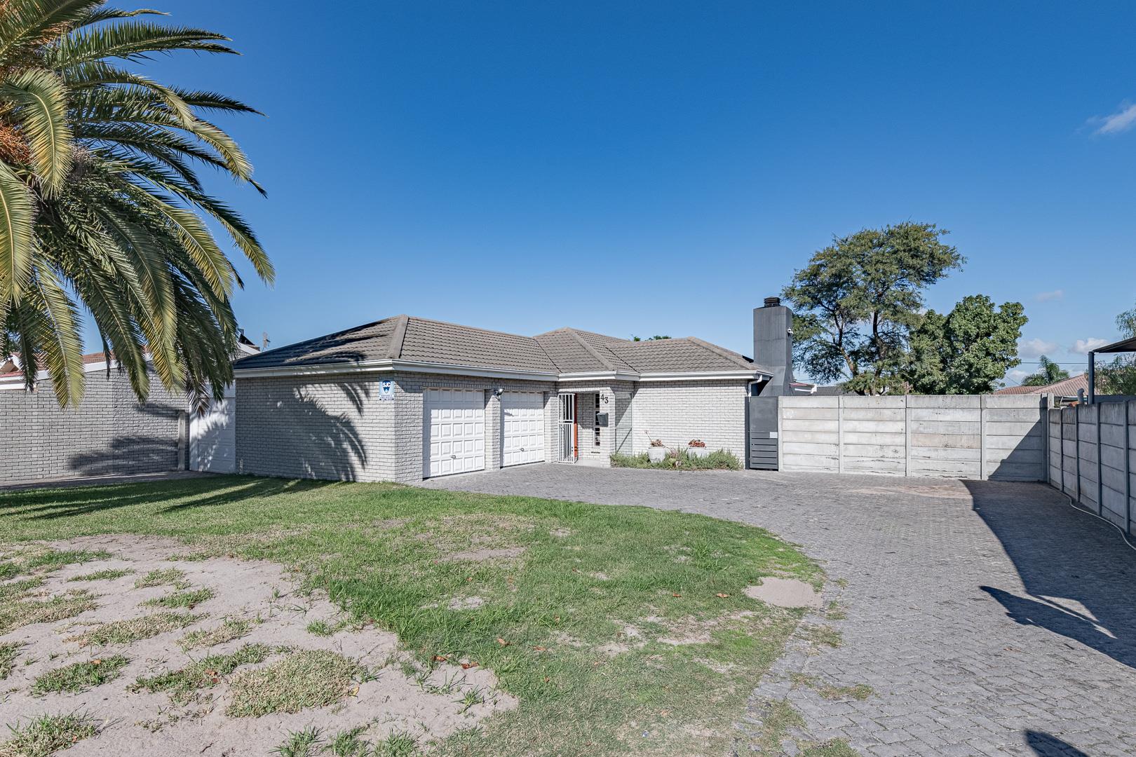 3 Bedroom House for sale in De Oude Spruit P24114378499