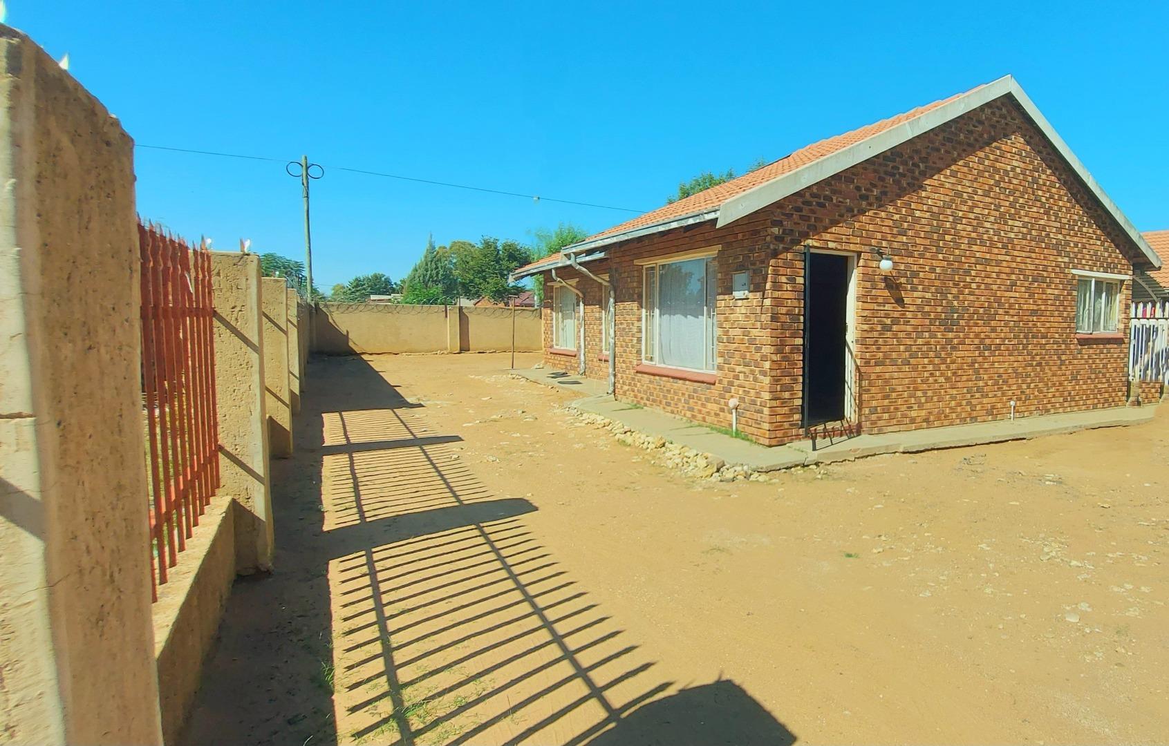 Mmabatho Unit 12 Property Property and houses for sale in Mmabatho Unit 12