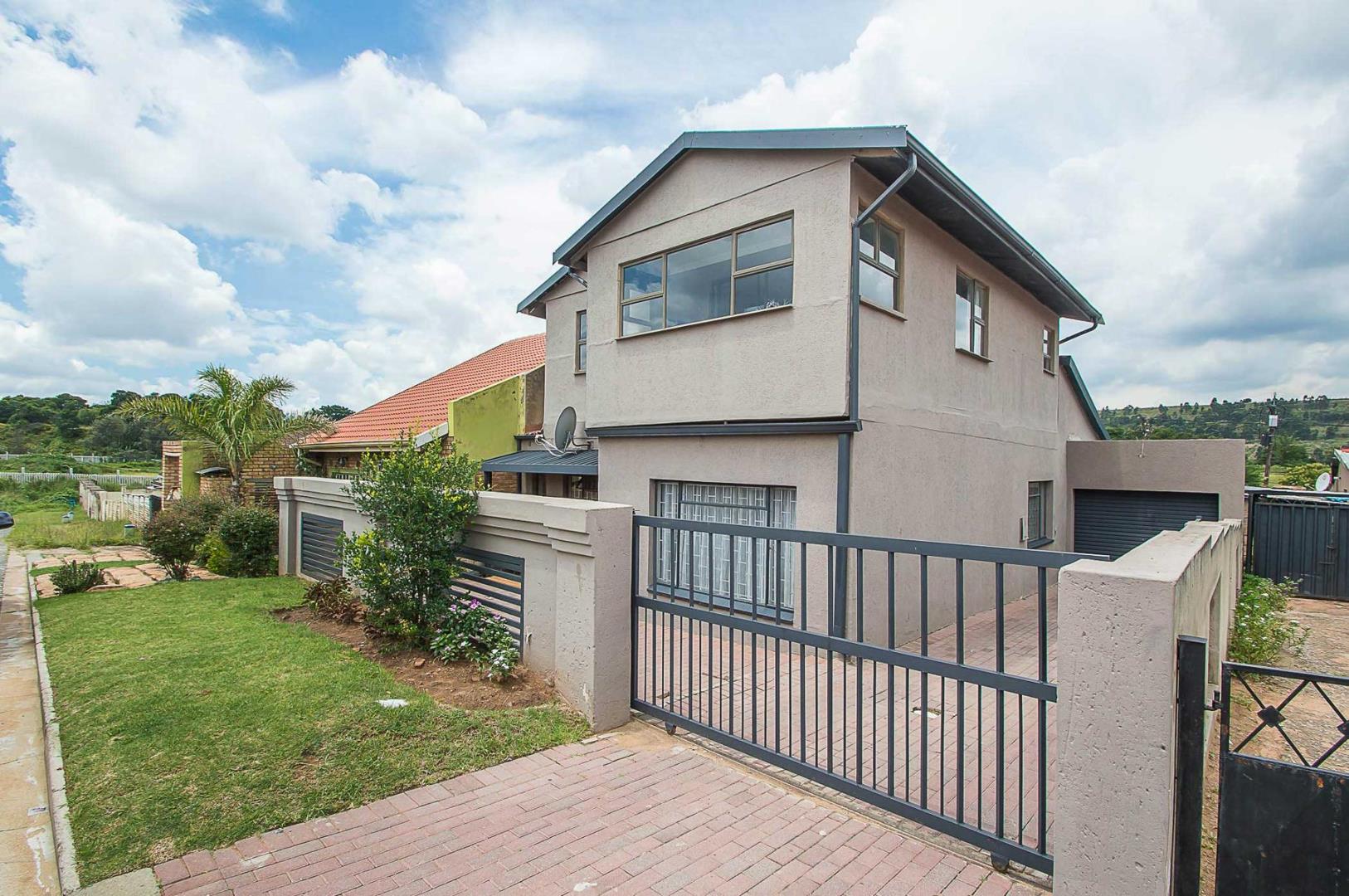 4 Bedroom House for sale in Riverlea 16 Gironde Street P24114379669