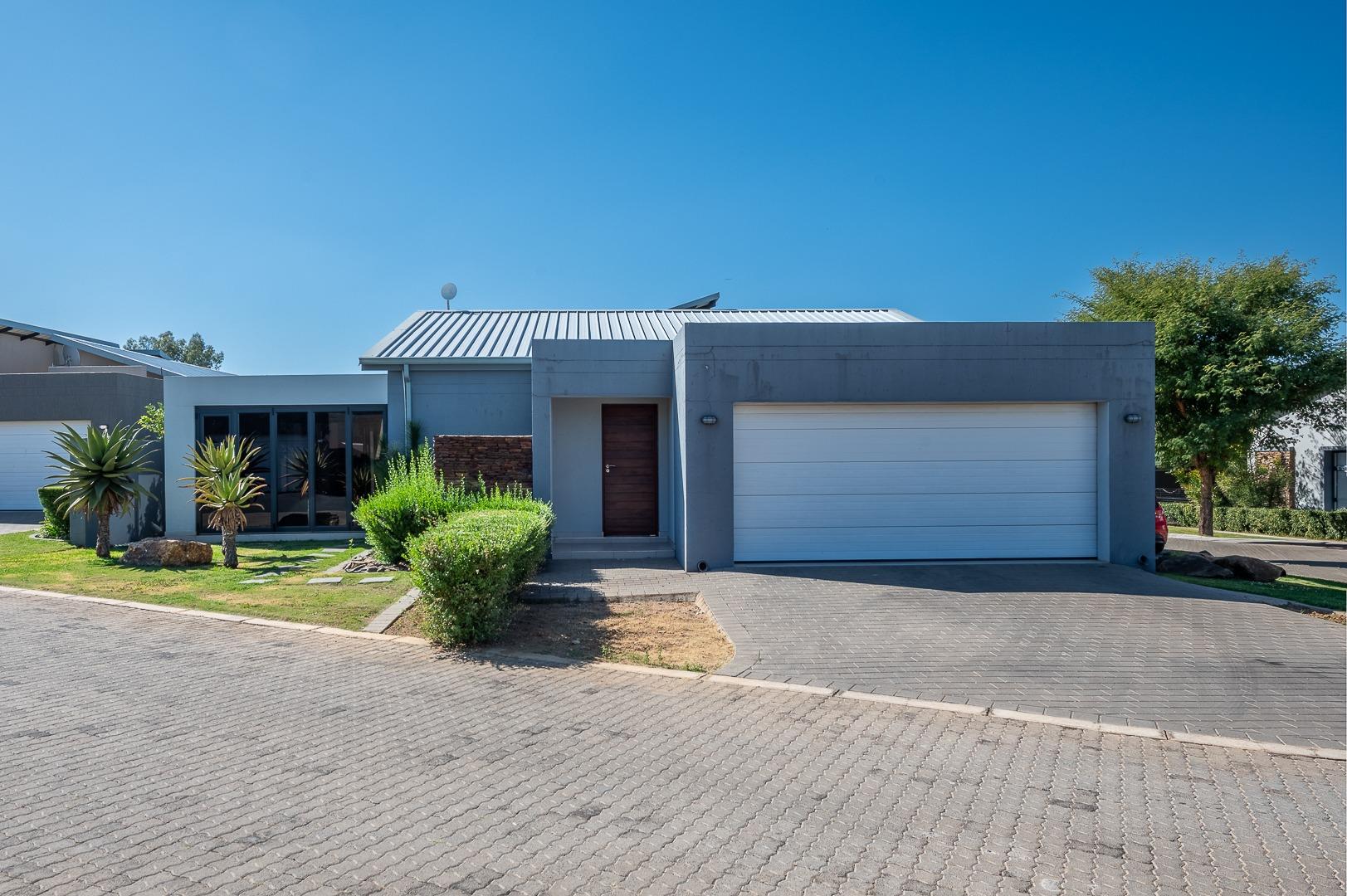 3 Bedroom House for sale in Eye Of Africa Estate 1111 Stone Quarter