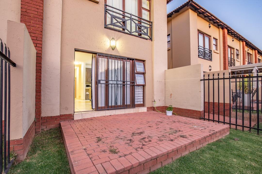 3 Bedroom Townhouse for sale in Pretoriuspark 252 Blue Stream Villas