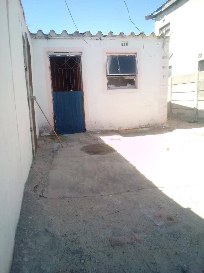 1 Bedroom House for sale in Crossroads P24114156245