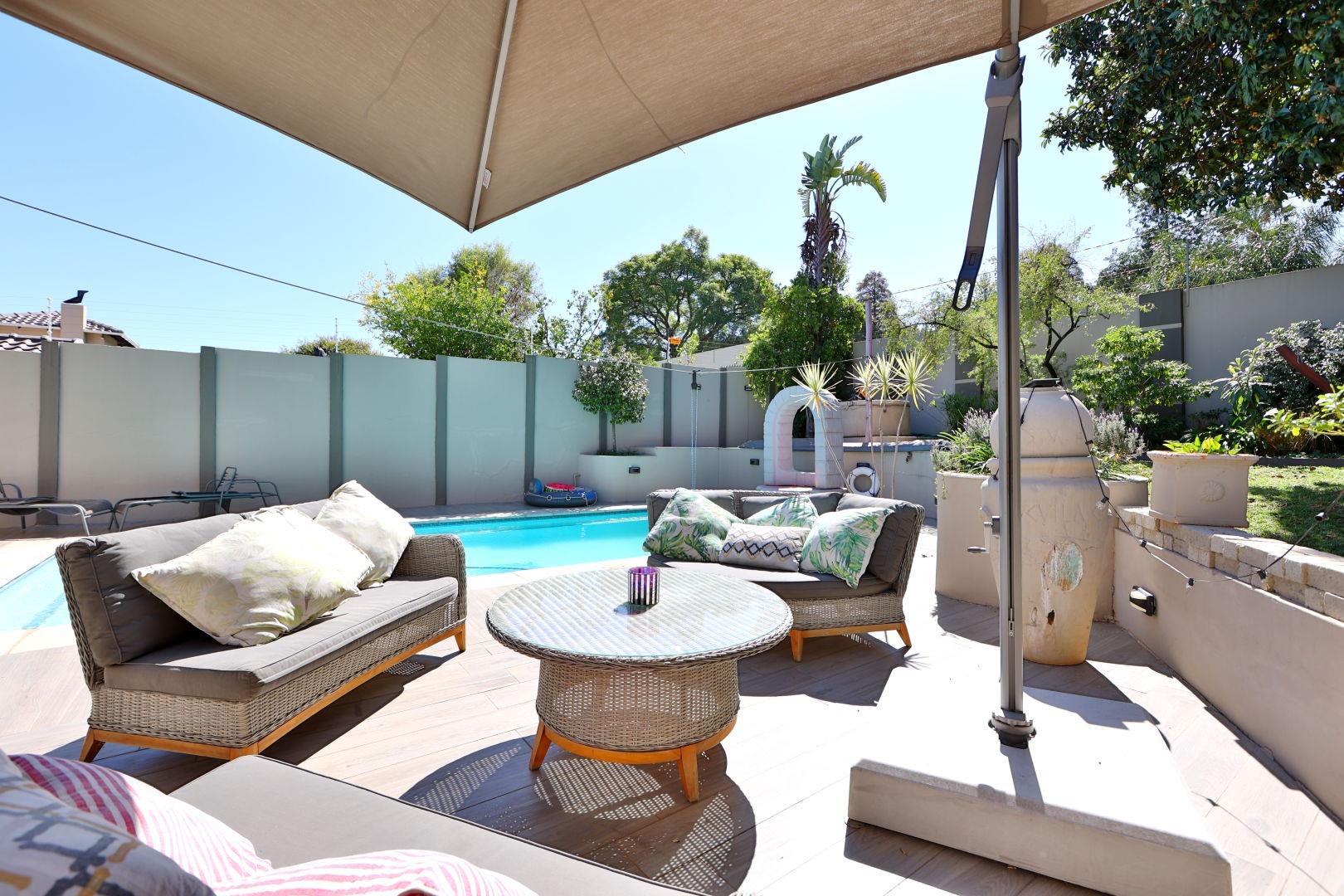 6 Bedroom House for sale in Parkmore P24114382118