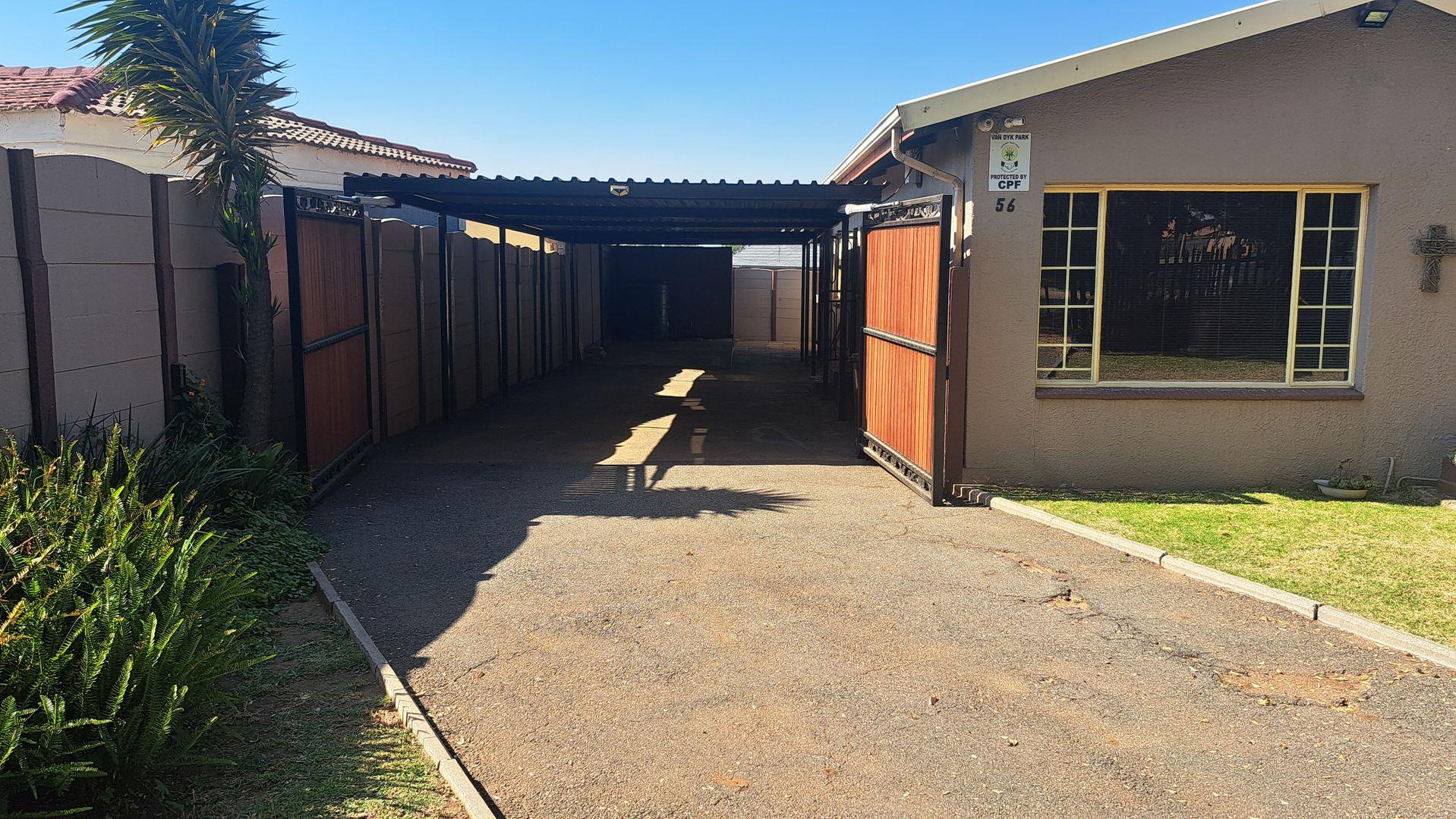 3 Bedroom House for sale in Van Dyk Park P24114383061