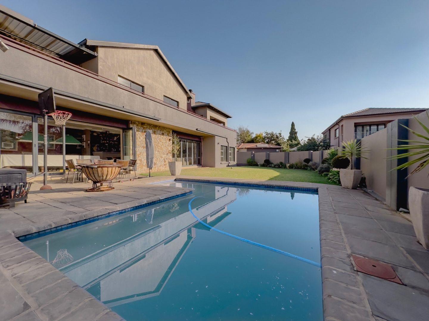 4 Bedroom House for sale in Glen Eagle Estate P24114383184