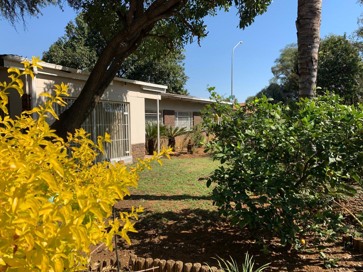 4 Bedroom House for sale in Silverton P24114383603