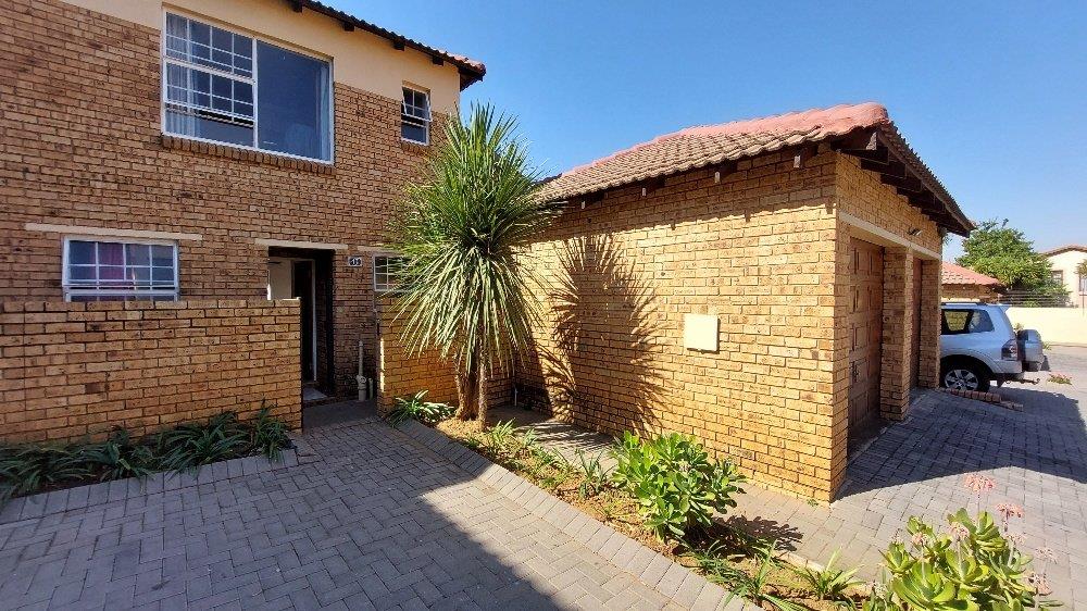 3 Bedroom Townhouse for sale in Willowbrook 13 Grant Burge 659 Van