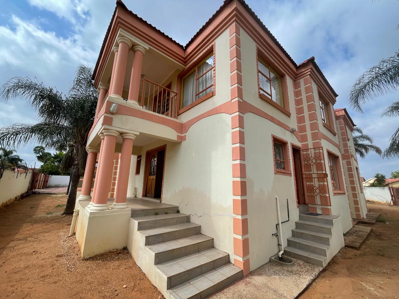 5 Bedroom House for sale in Flora Park P24114384440