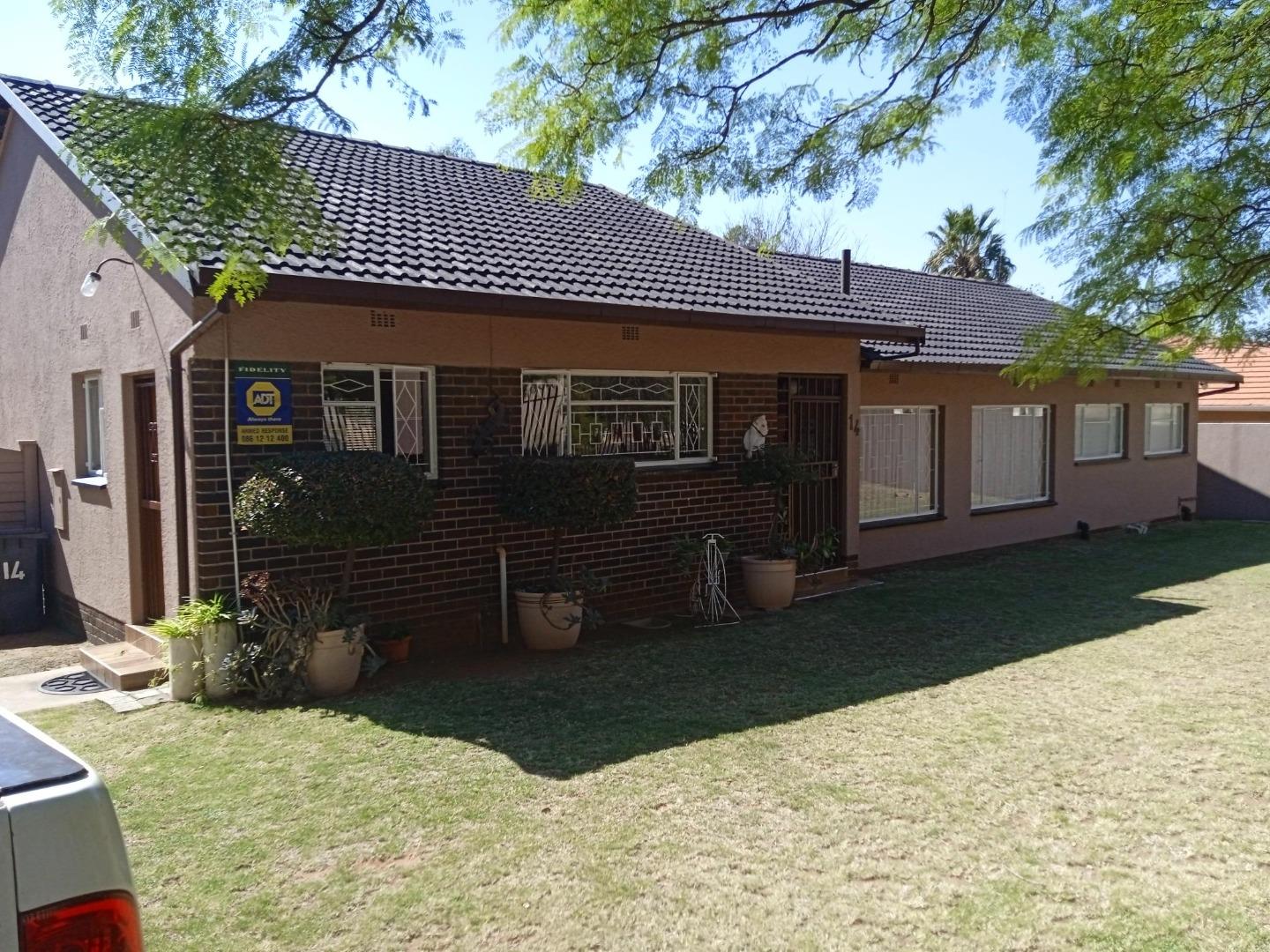 5 Bedroom House for sale in Tulisa Park 14 Purcell Street P24114384798