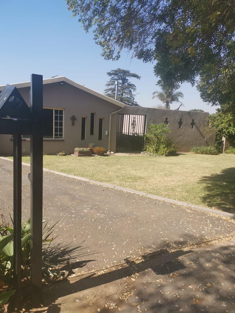3 Bedroom House for sale in Van Dyk Park P24114440429