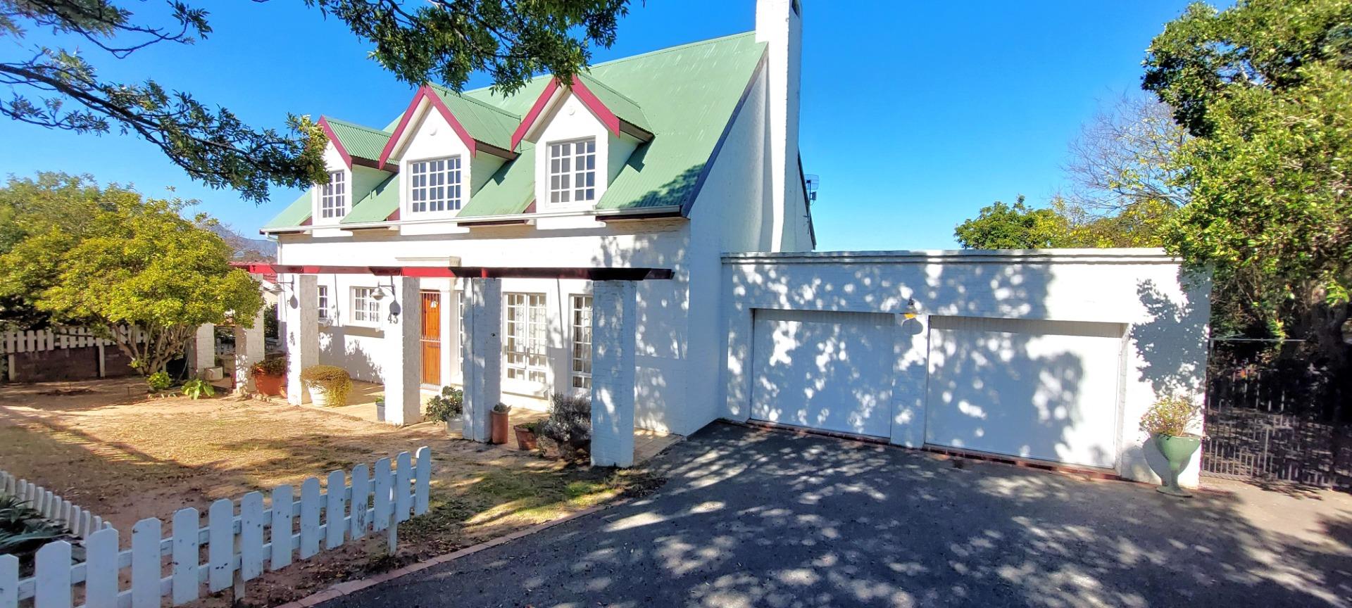 4 Bedroom House for sale in Heldervue P24114386443