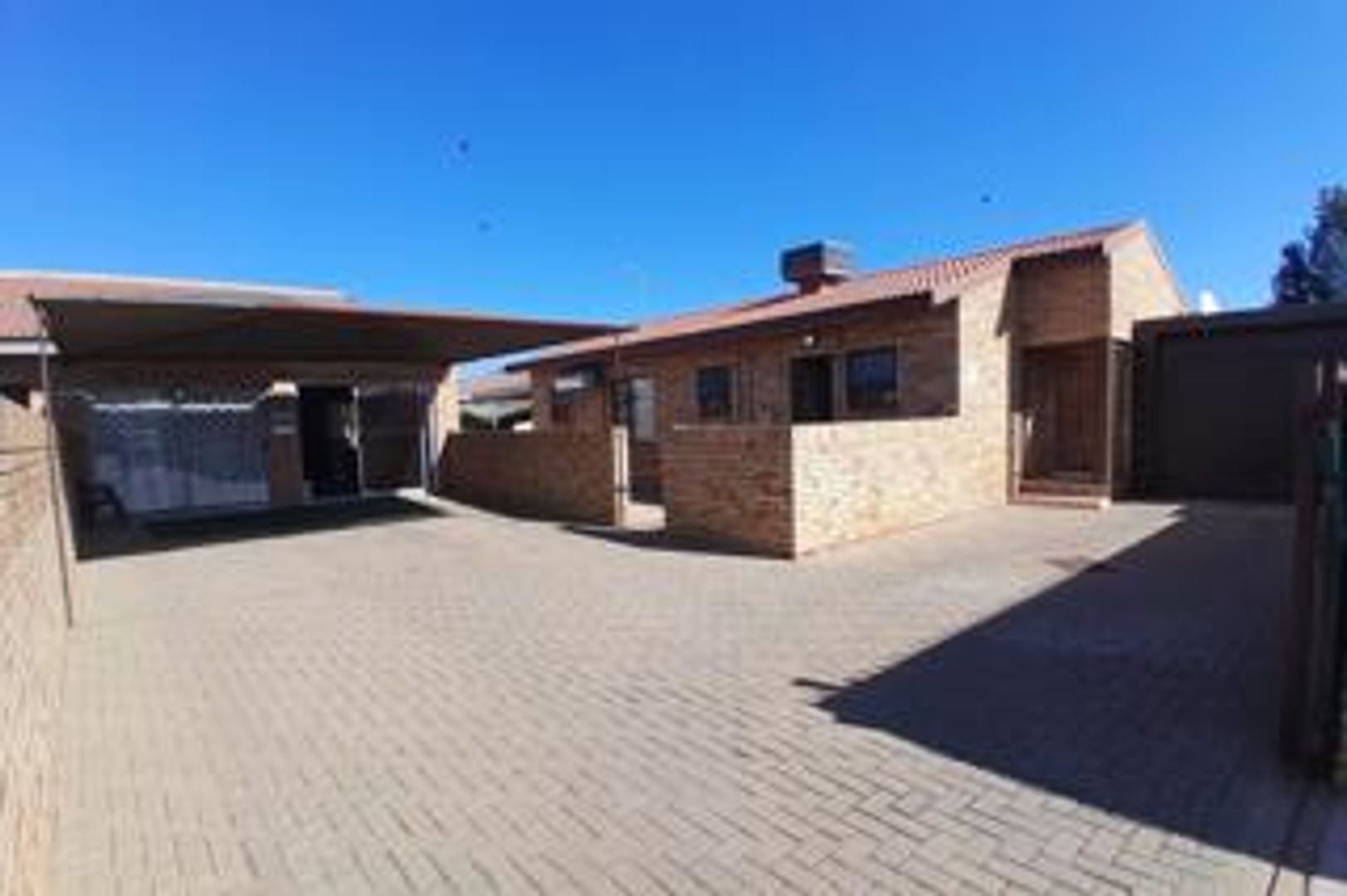 Minerva Gardens Property Property and houses for sale in Minerva