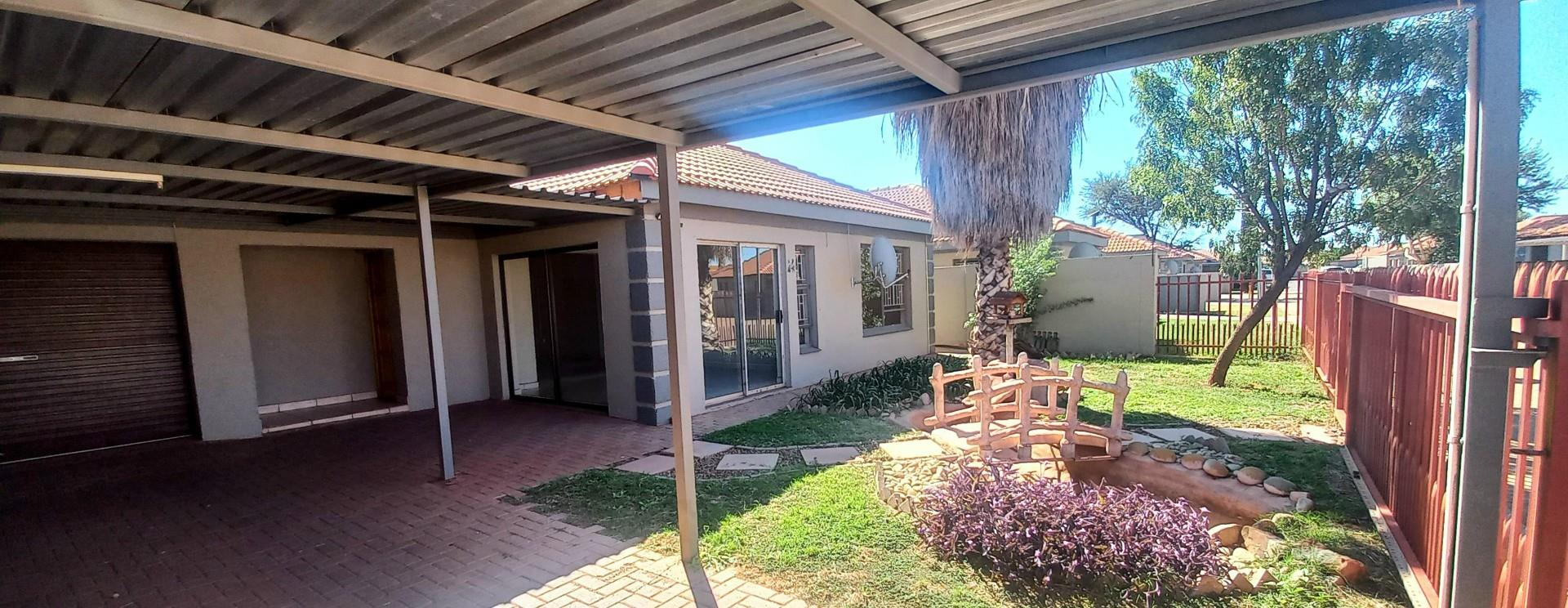 3 Bedroom House to rent in Kathu P24114386991