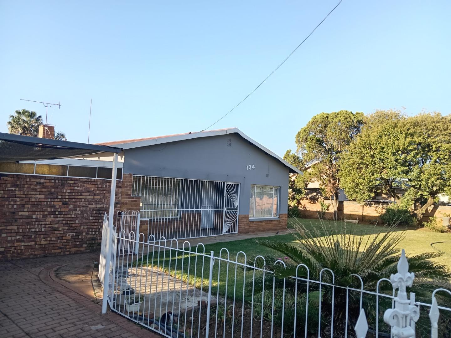 3 Bedroom House for sale in East Lynne P24114388130