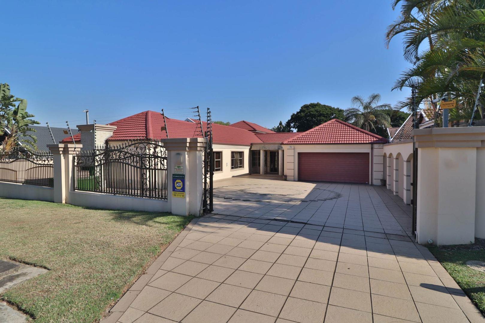 5 Bedroom House for sale in Hayfields P24114388257