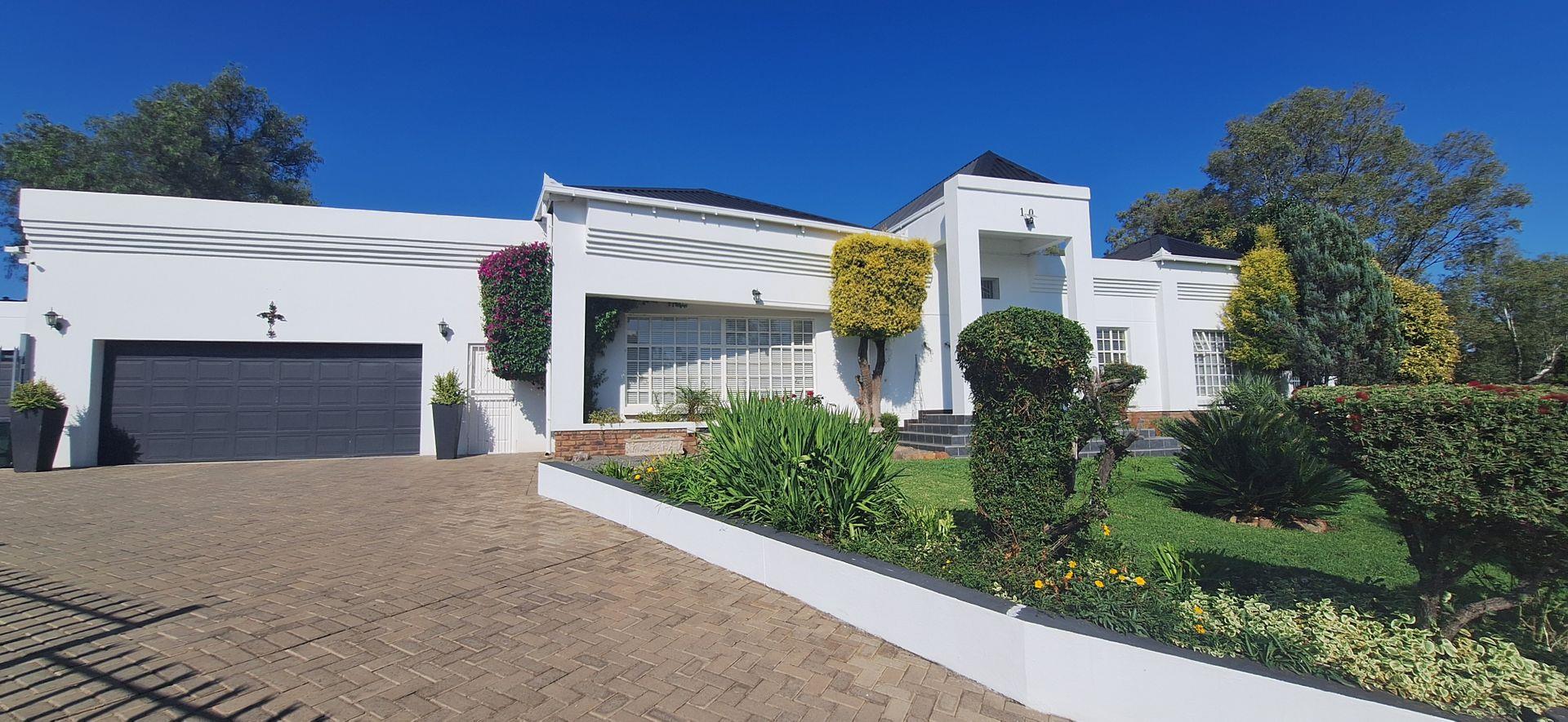 5 Bedroom House for sale in Aliwal North 10 Suikerbekkie Street P24