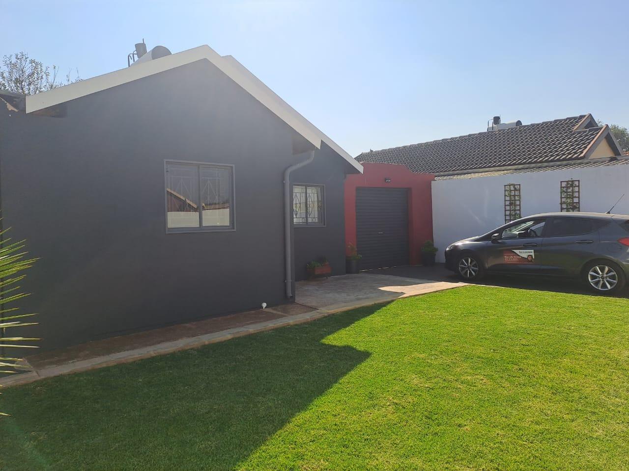 2 Bedroom House for sale in Villa Liza P24114389844