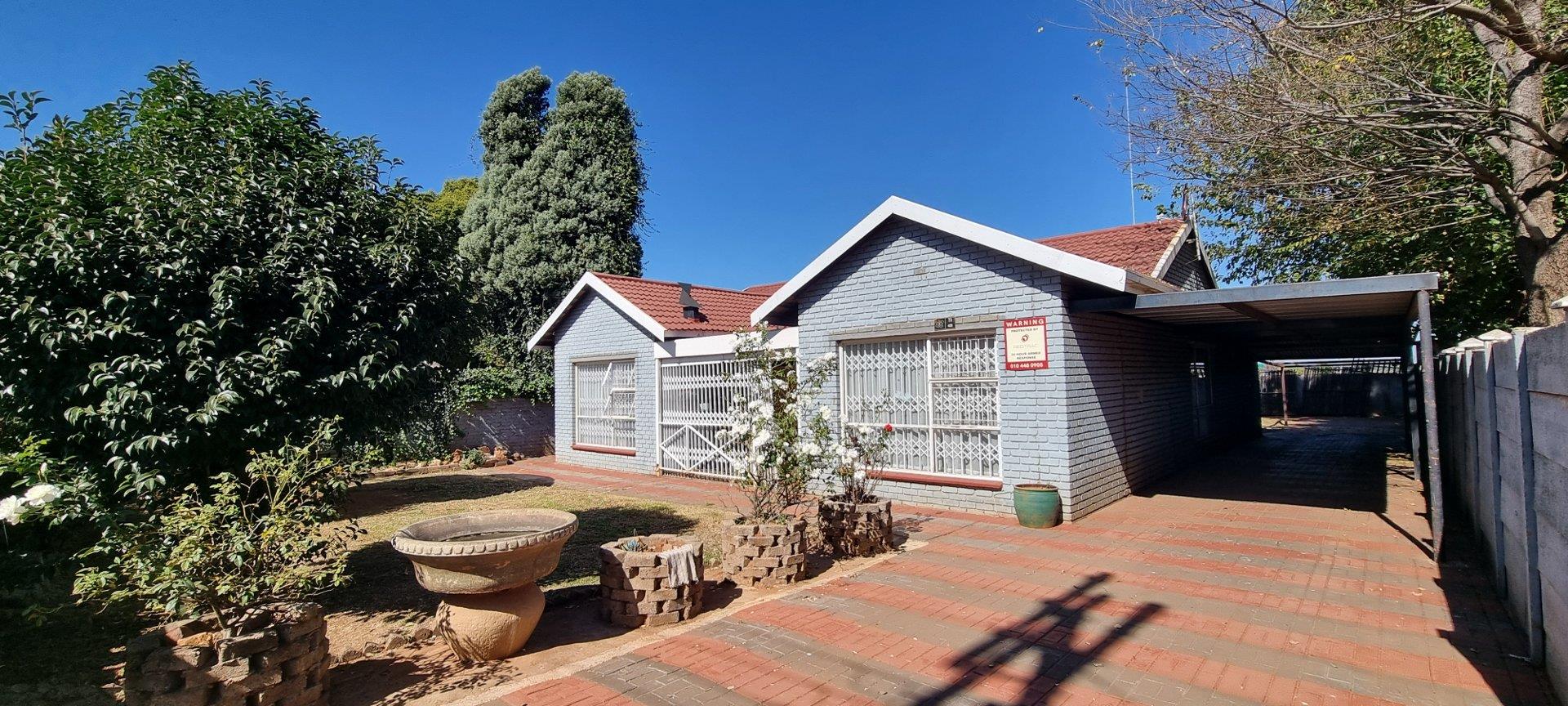 4 Bedroom House for sale in Henley On Klip P24114390679