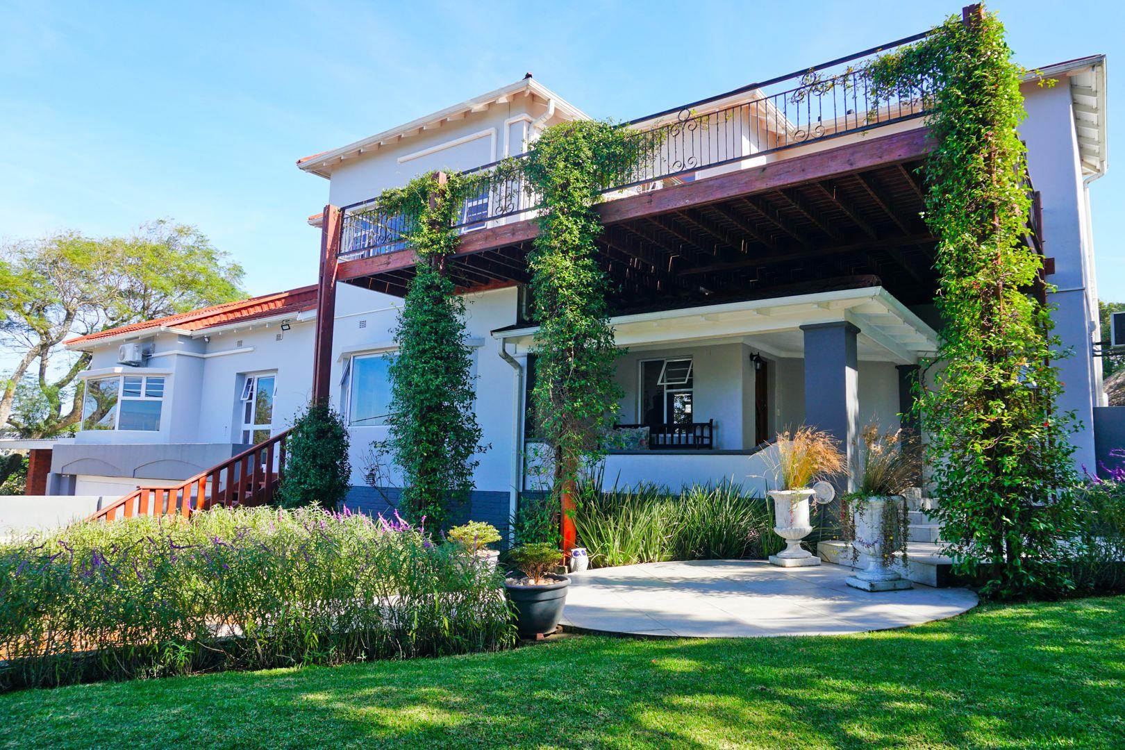 4 Bedroom House for sale in Vincent Heights P24114394441