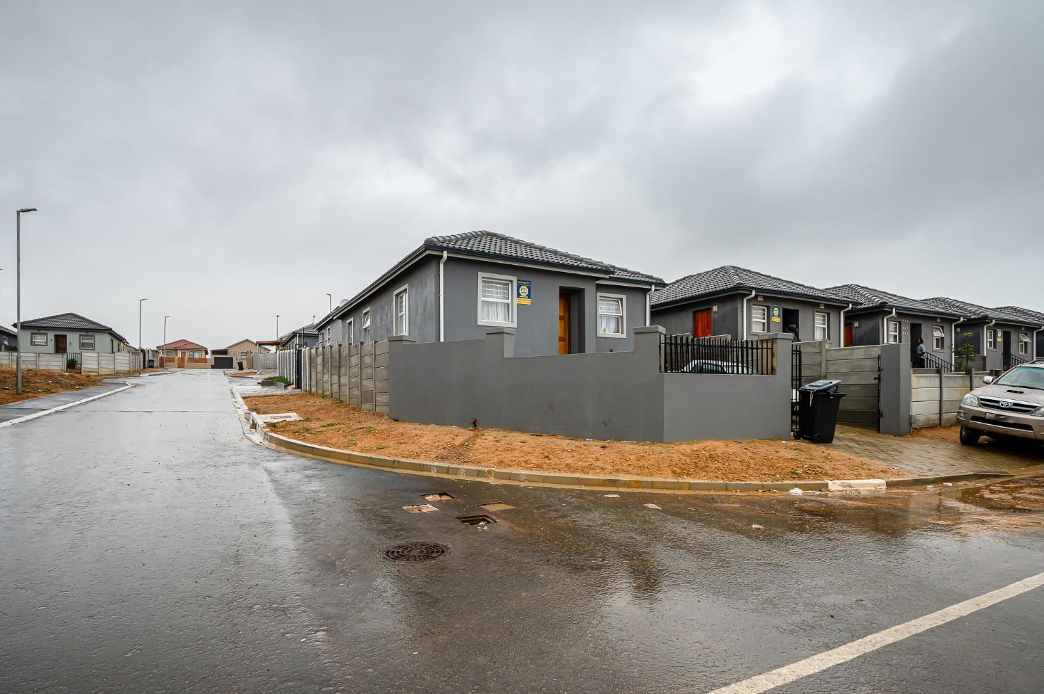 3 Bedroom House for sale in Paarl East P24114394654