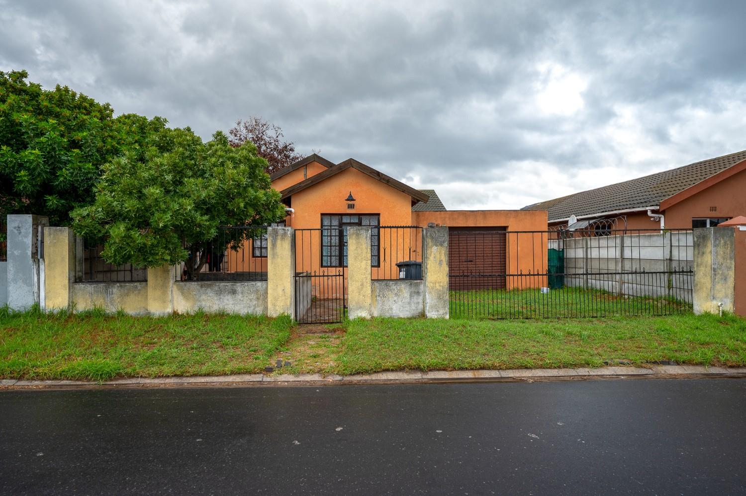 3 Bedroom House for sale in Heather Park P24114395078