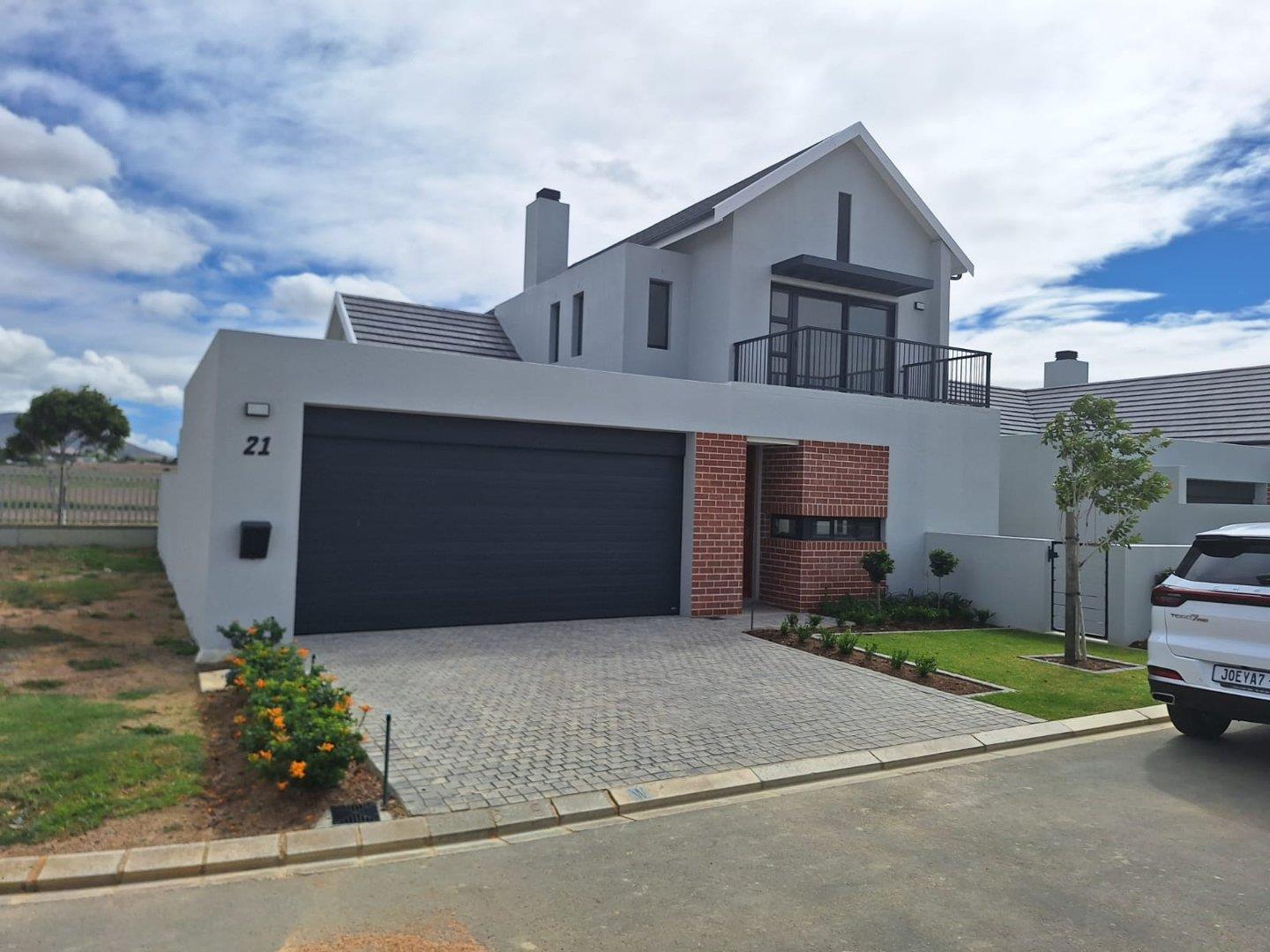 2 Bedroom House for sale in Graanendal P24114396330