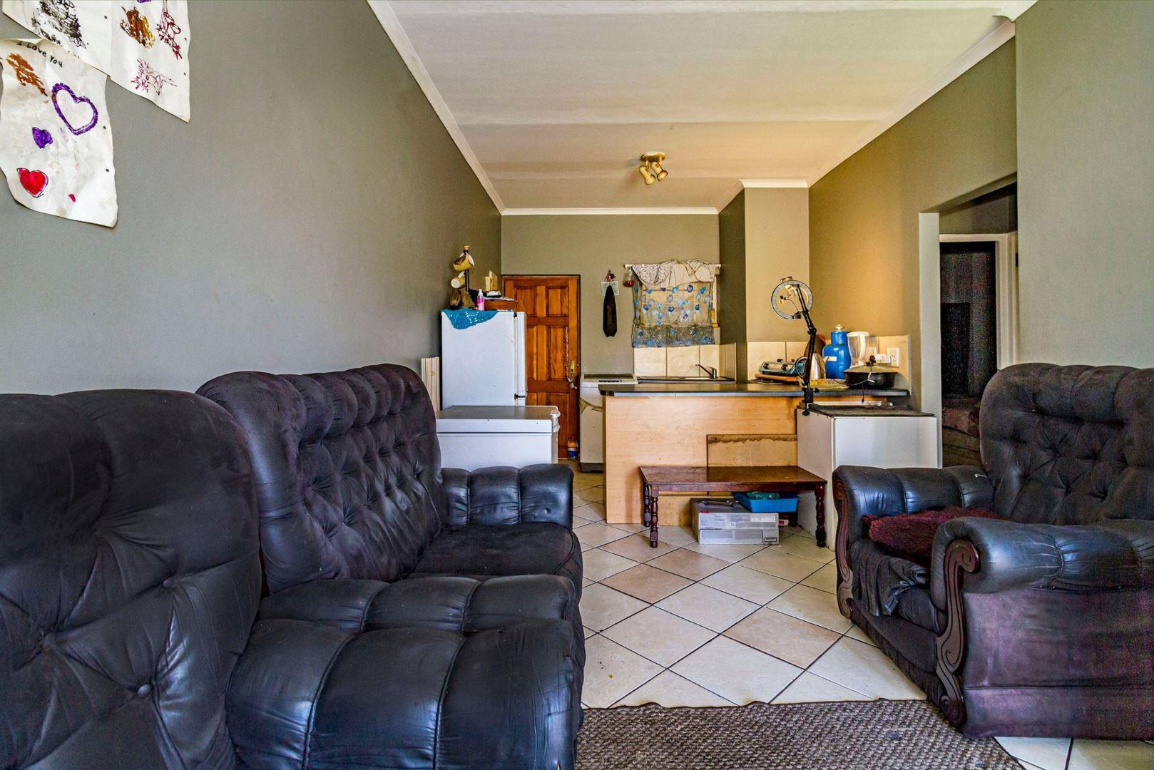 2 Bedroom Apartment / flat for sale in Whispering Pines P24114396333