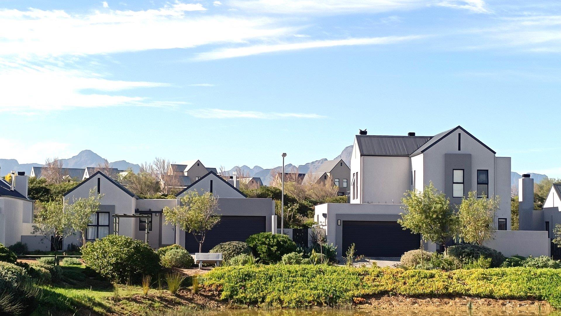 3 Bedroom House for sale in Aan de Wijnlanden Crescent, Phase 4 P24114396626