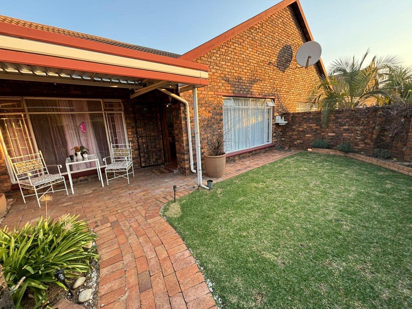 2 Bedroom Townhouse for sale in Mayfield Park 4 Mustique, 111 Impala