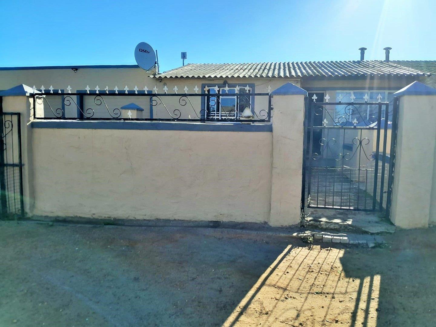 3 Bedroom House for sale in Avondale P24114398212