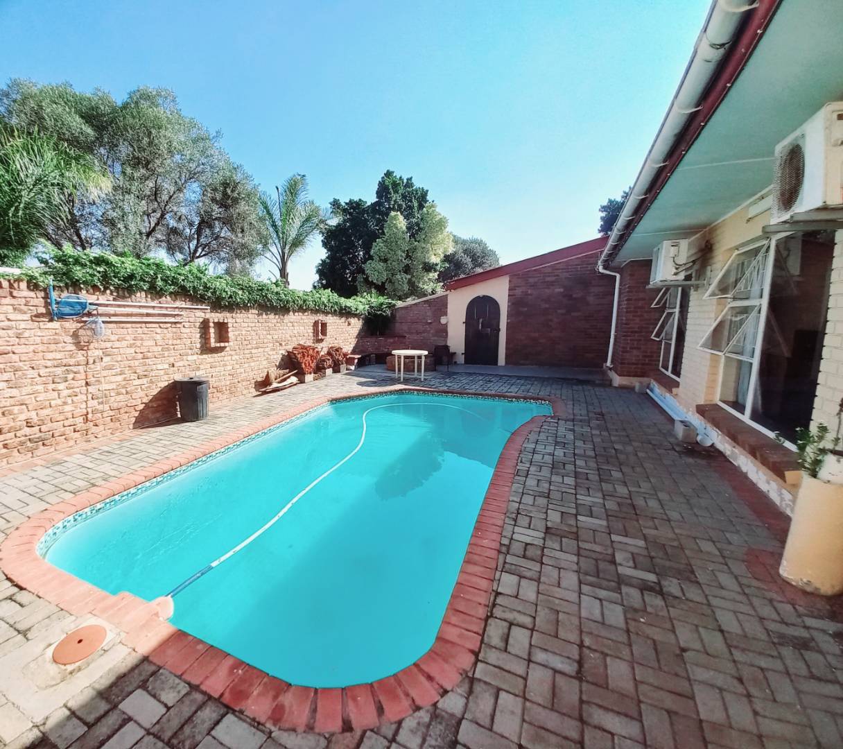 4 Bedroom House for sale in Van Riebeeck Hoogte P24114399047