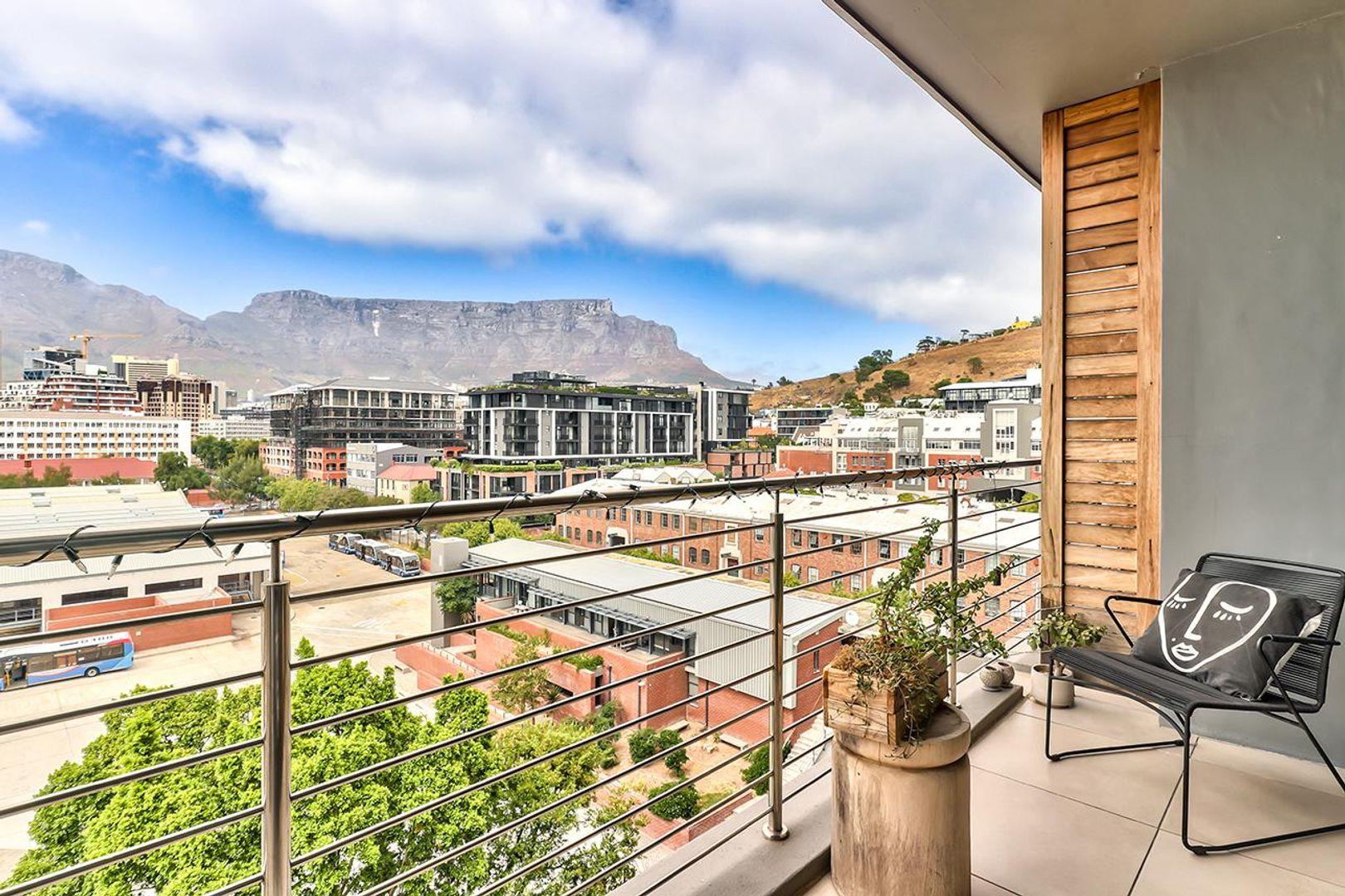 2 Bedroom Apartment / flat for sale in De Waterkant P24114037110