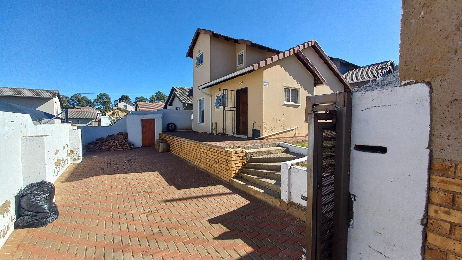 3 Bedroom House for sale in Witpoortjie 4819/36 Riverview Estates