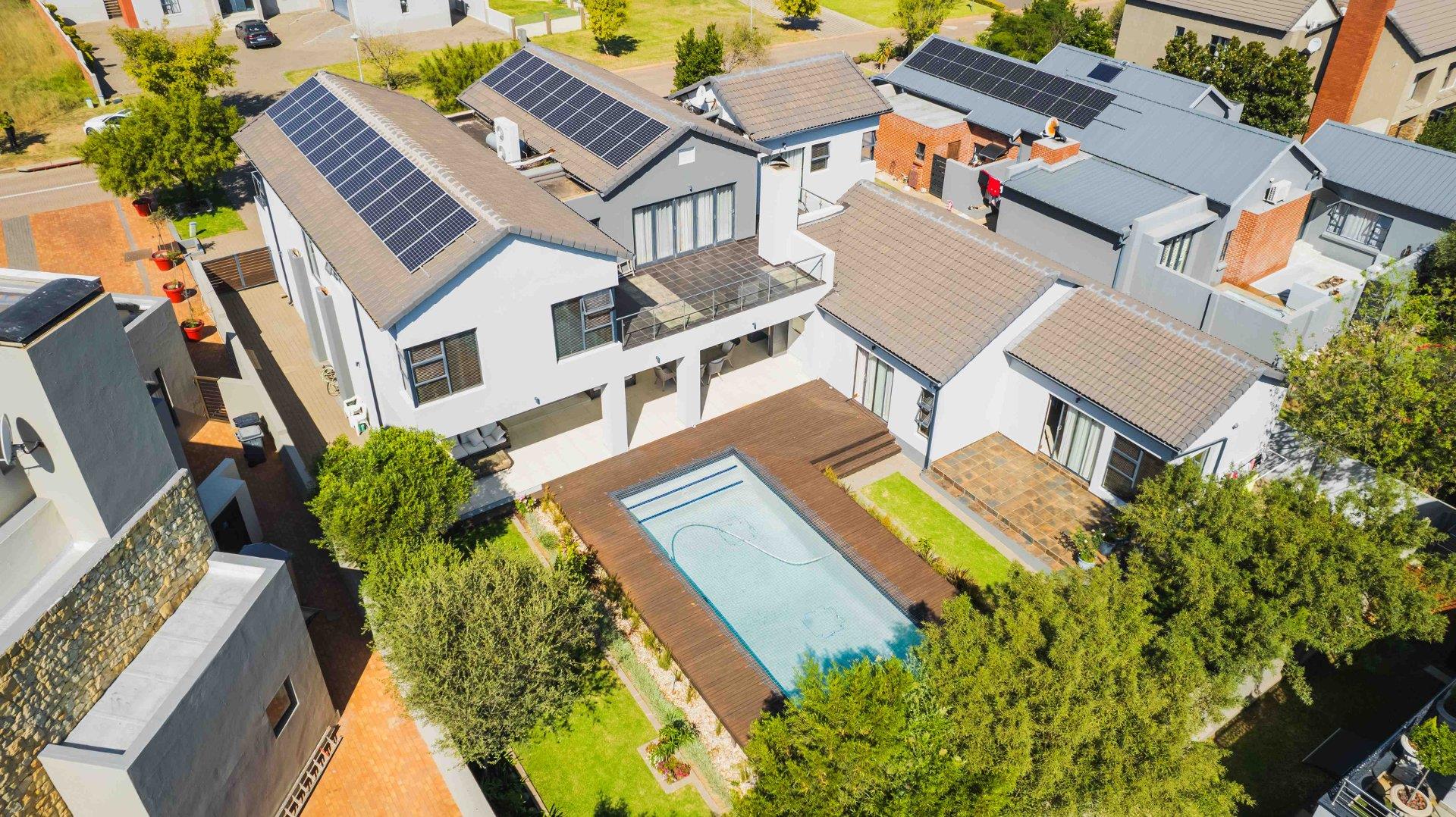 5 Bedroom House for sale in Copperleaf Estate P24114401361