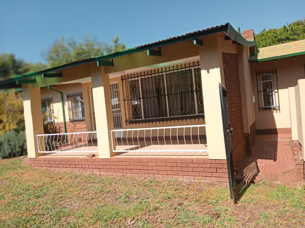 4 Bedroom House for sale in Lyttelton Manor P24114402132