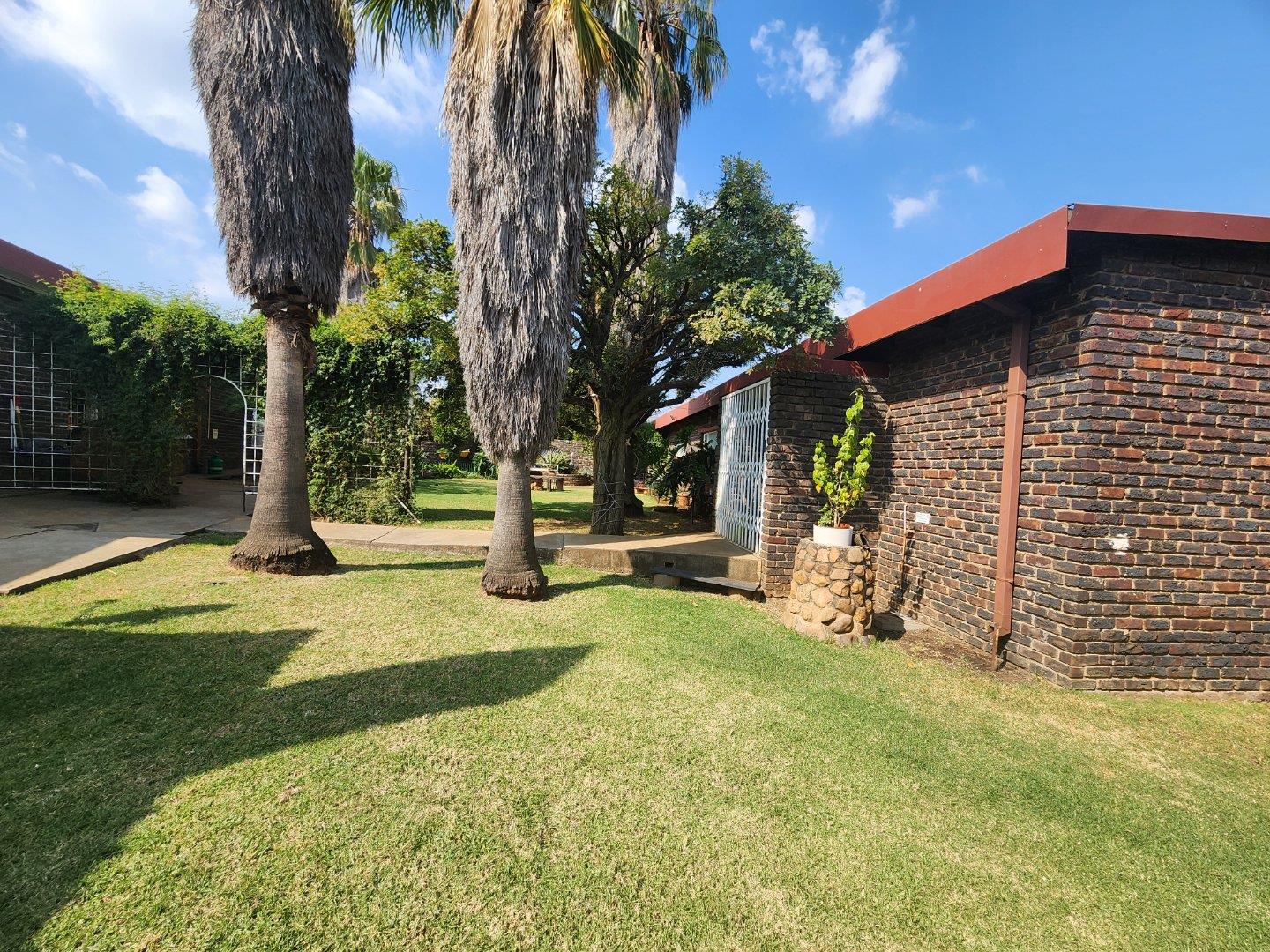 4 Bedroom House for sale in Three Rivers East P24114402618