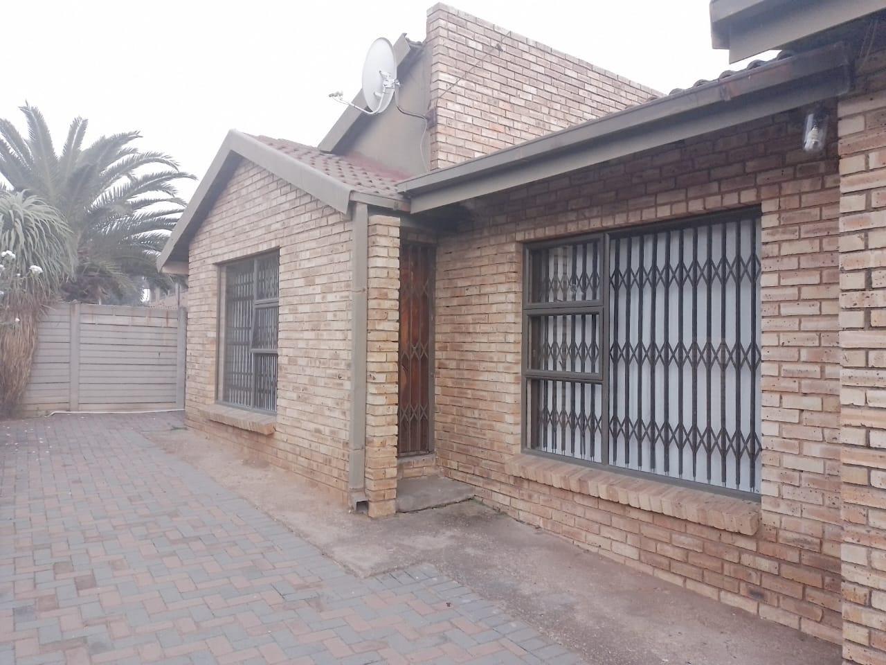 3 Bedroom House for sale in Leachville P24114402663