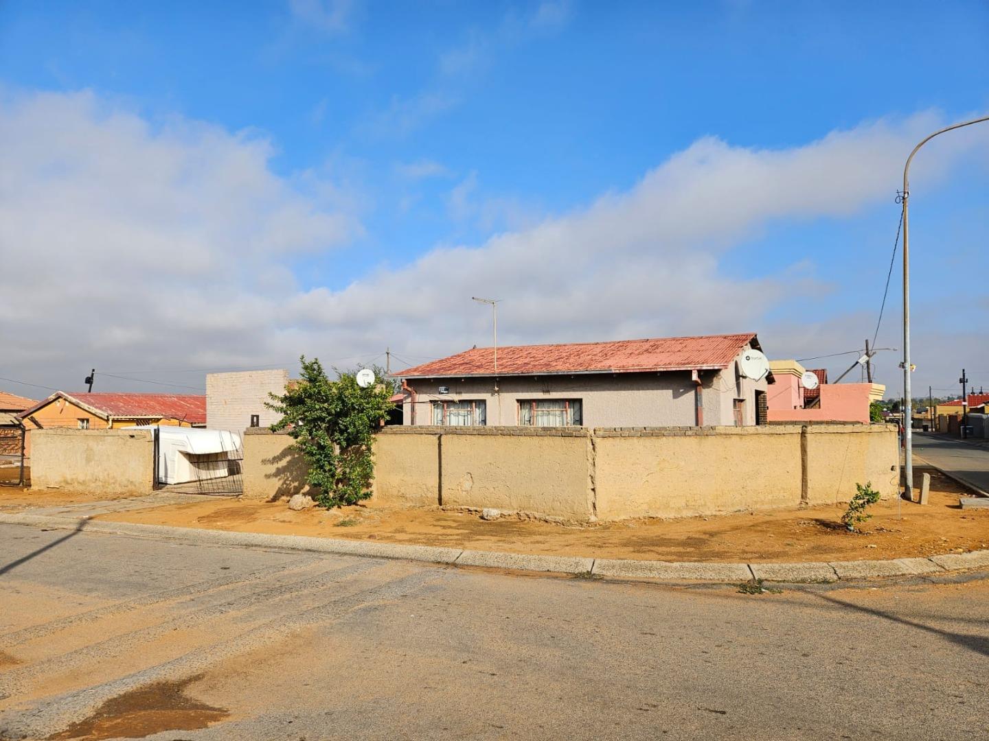 2 Bedroom House for sale in Meadowlands West 26 Tlou Street P24114403390