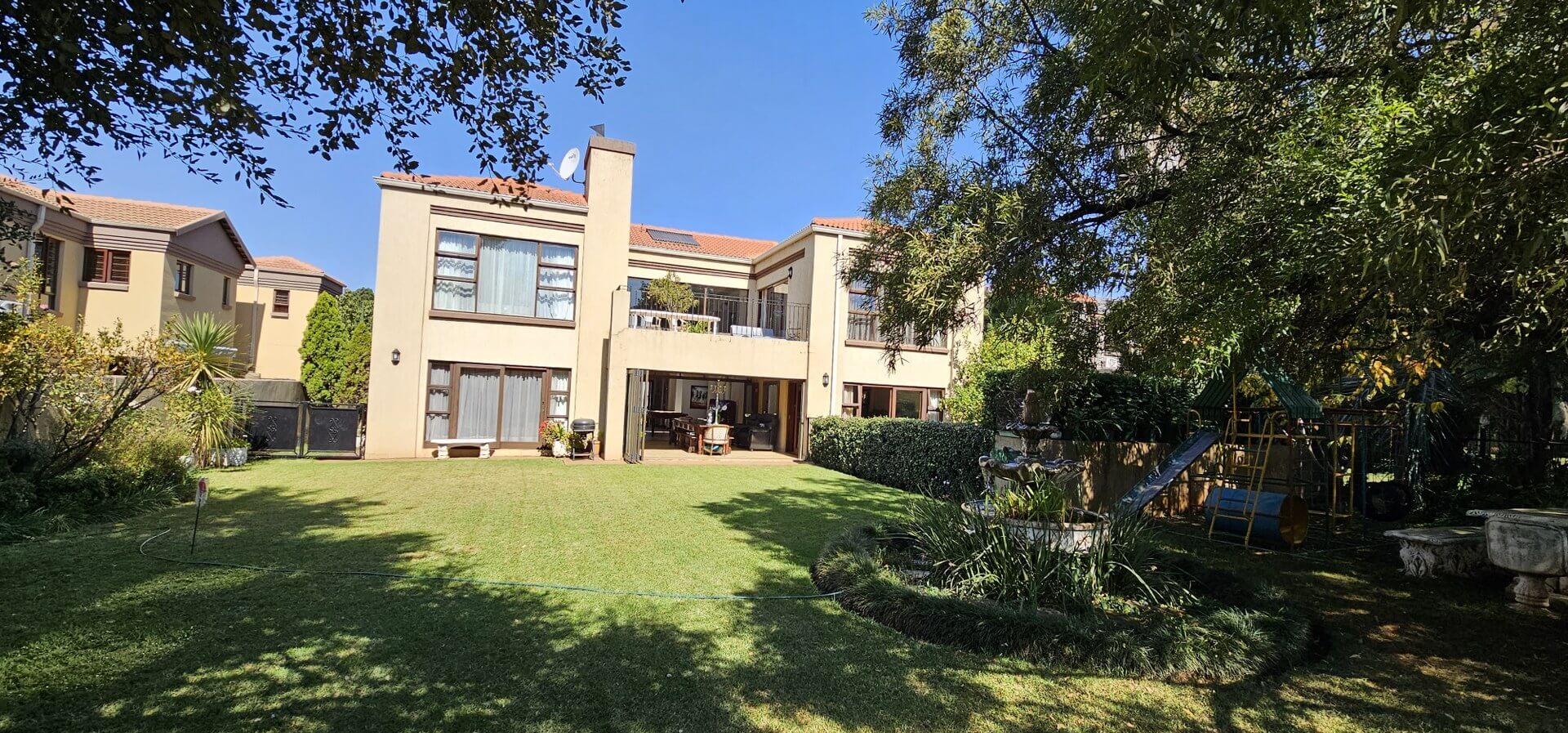 6 Bedroom House for sale in Emfuleni Golf Estate P24114404011